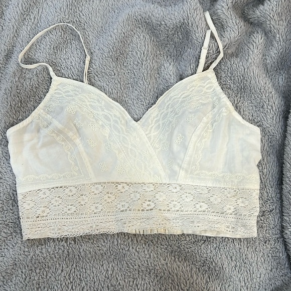 [AEO] Retro Lace Crop Top - Picture 1 of 3